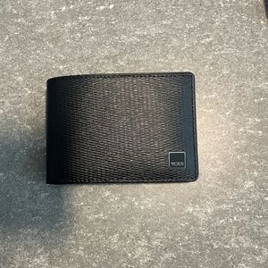 Tumi Slim Single Billfold Wallet